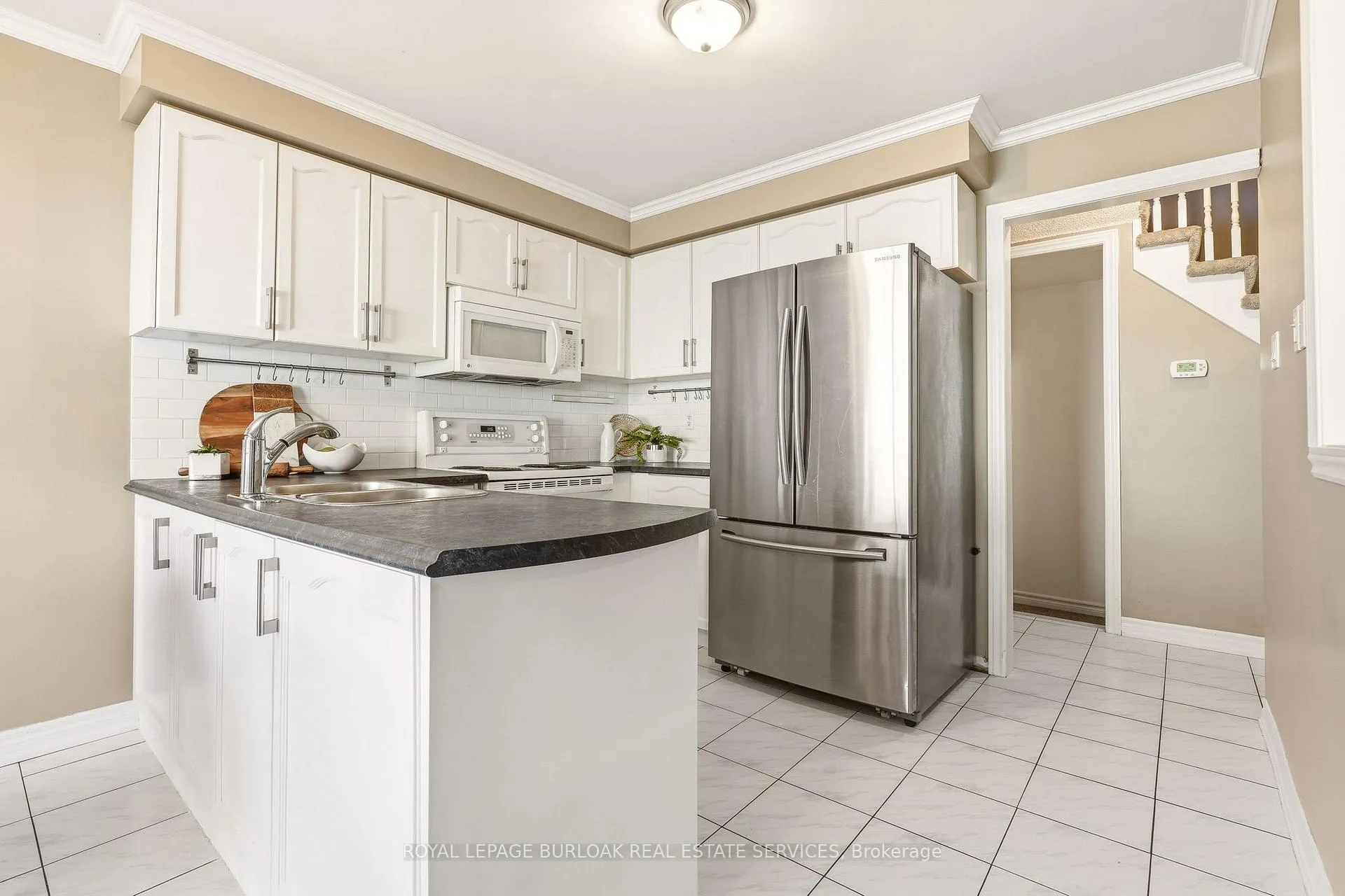 Photo 10 of 95 Thornlodge Drive, Hamilton, Waterdown — HOMEH