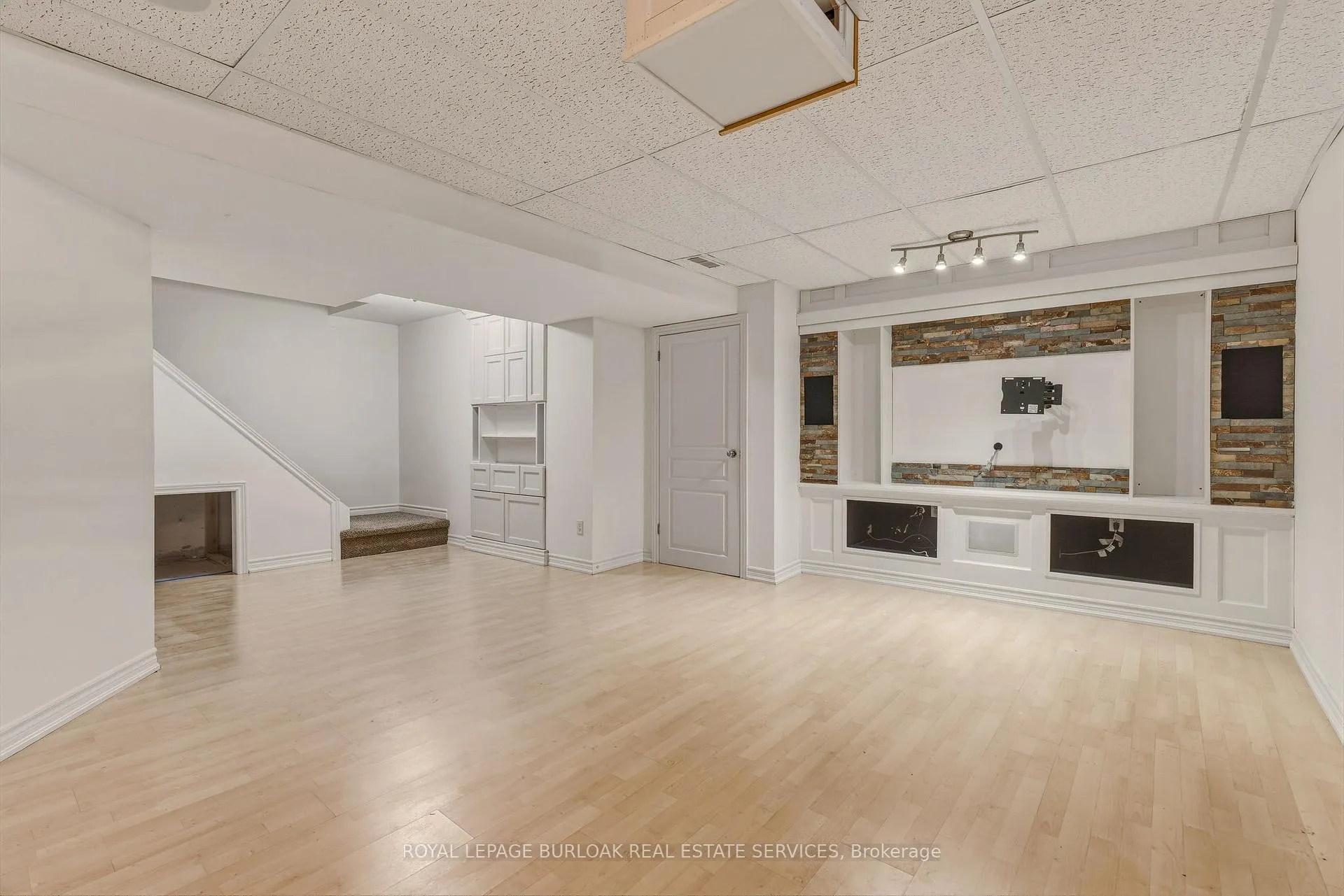 Photo 24 of 95 Thornlodge Drive, Hamilton, Waterdown — HOMEH