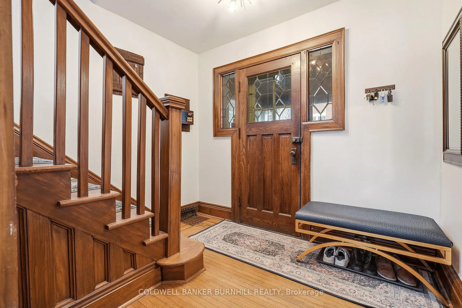 Photo 5 of 80 Weir Street N, Hamilton, Homeside — HOMEH
