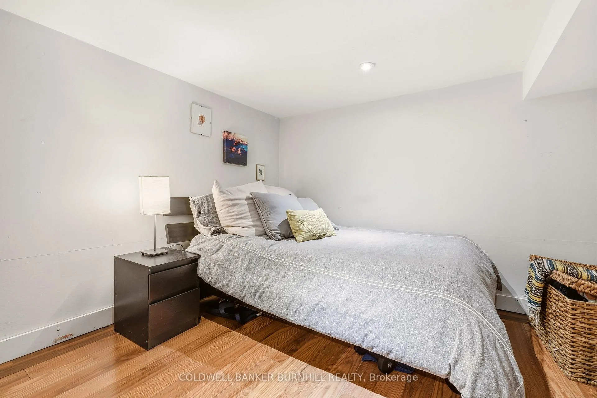 Photo 36 of 80 Weir Street N, Hamilton, Homeside — HOMEH