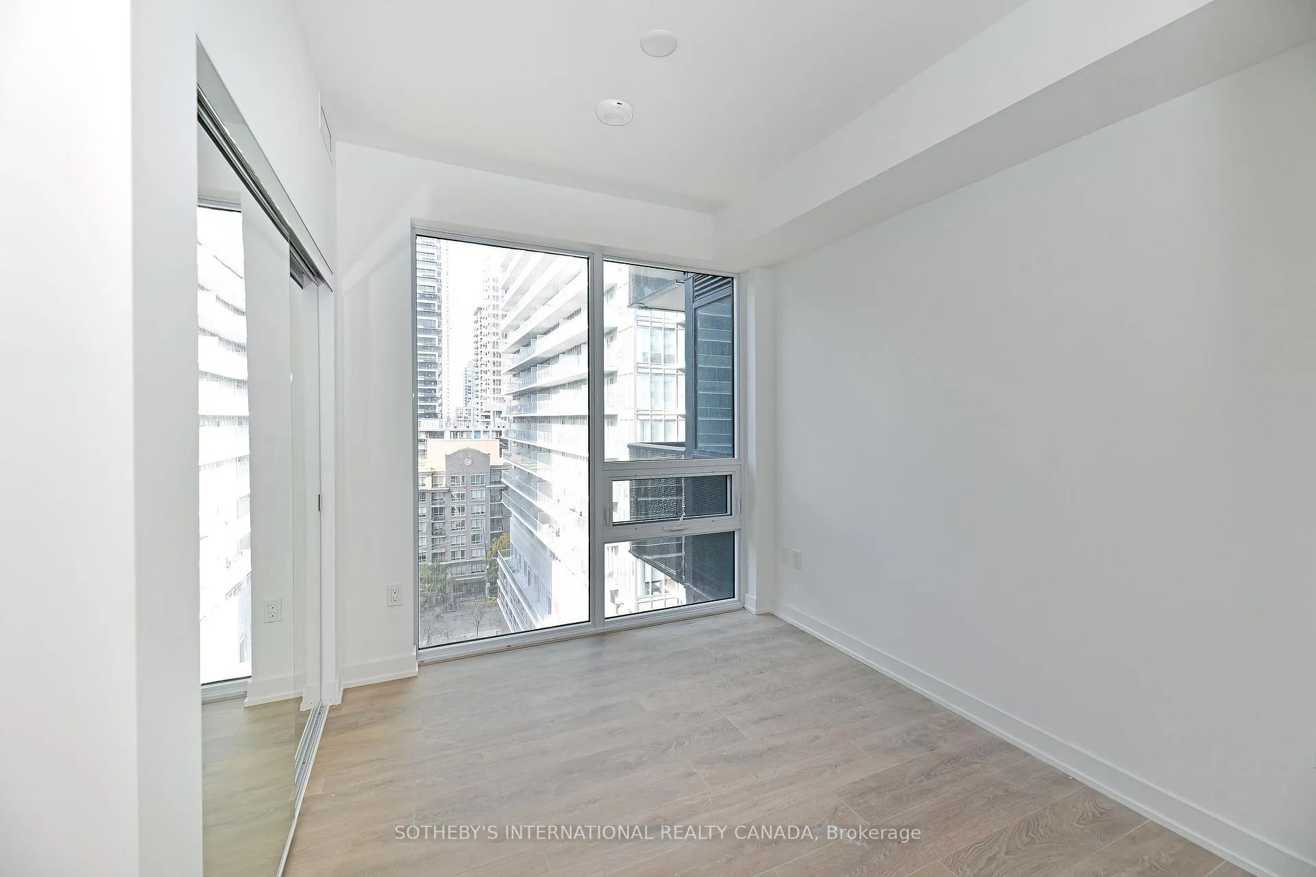 Photo 10 of Unit 1102S, 127 Broadway Avenue, Toronto, Mount Pleasant West — HOMEH