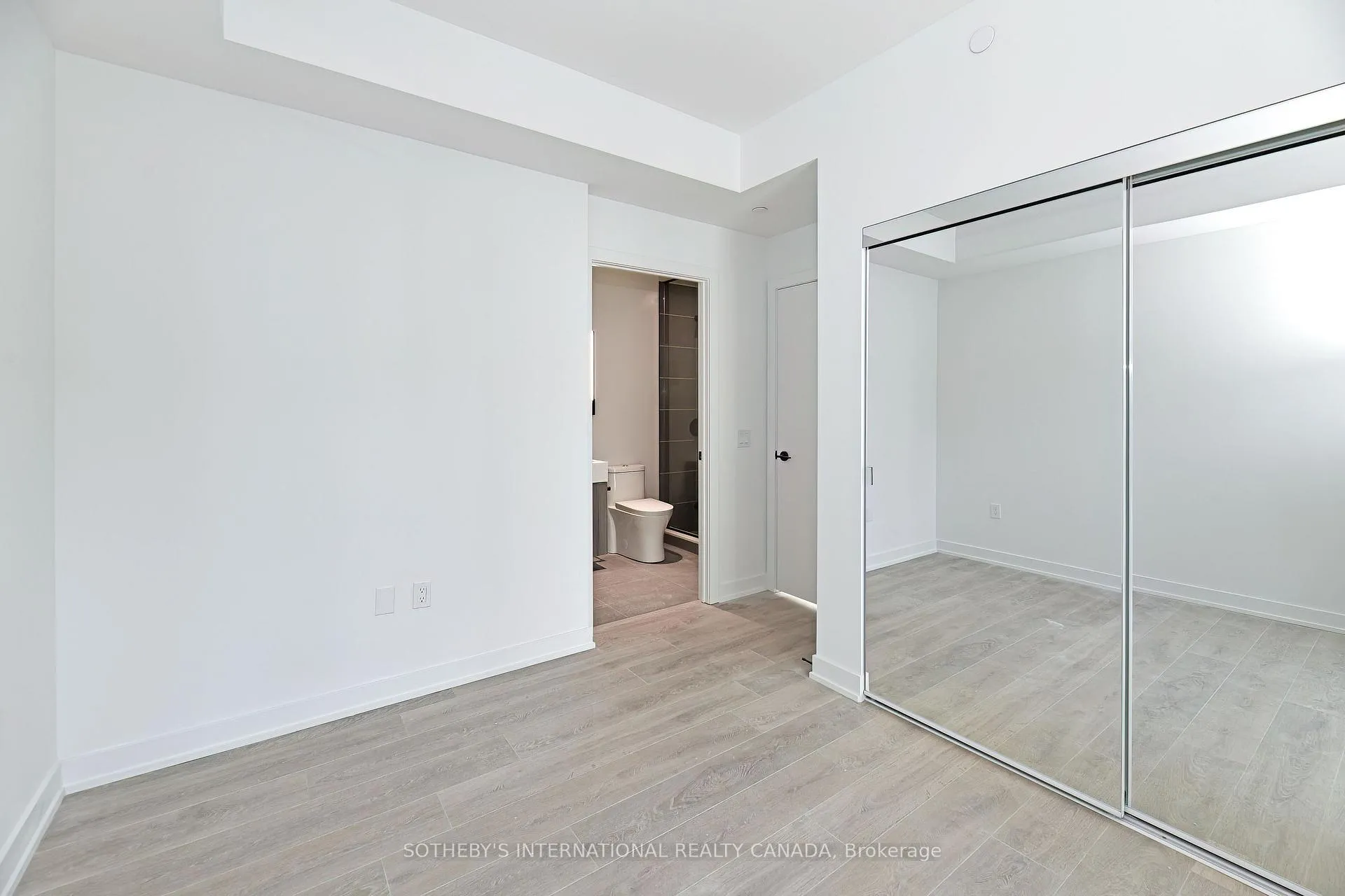 Photo 12 of Unit 1102S, 127 Broadway Avenue, Toronto, Mount Pleasant West — HOMEH