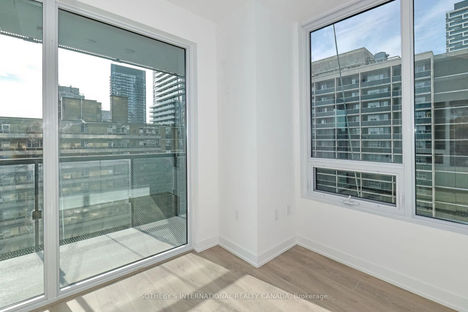 Photo 15 of Unit 1102S, 127 Broadway Avenue, Toronto, Mount Pleasant West — HOMEH