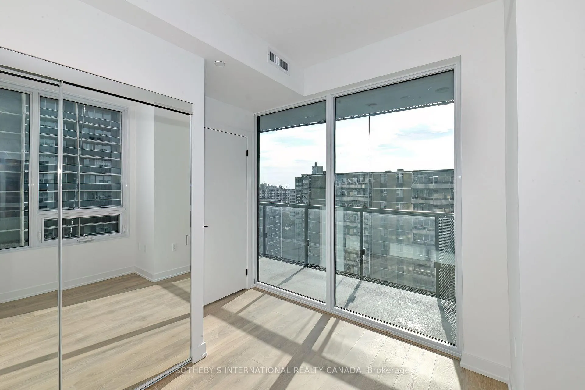 Photo 16 of Unit 1102S, 127 Broadway Avenue, Toronto, Mount Pleasant West — HOMEH