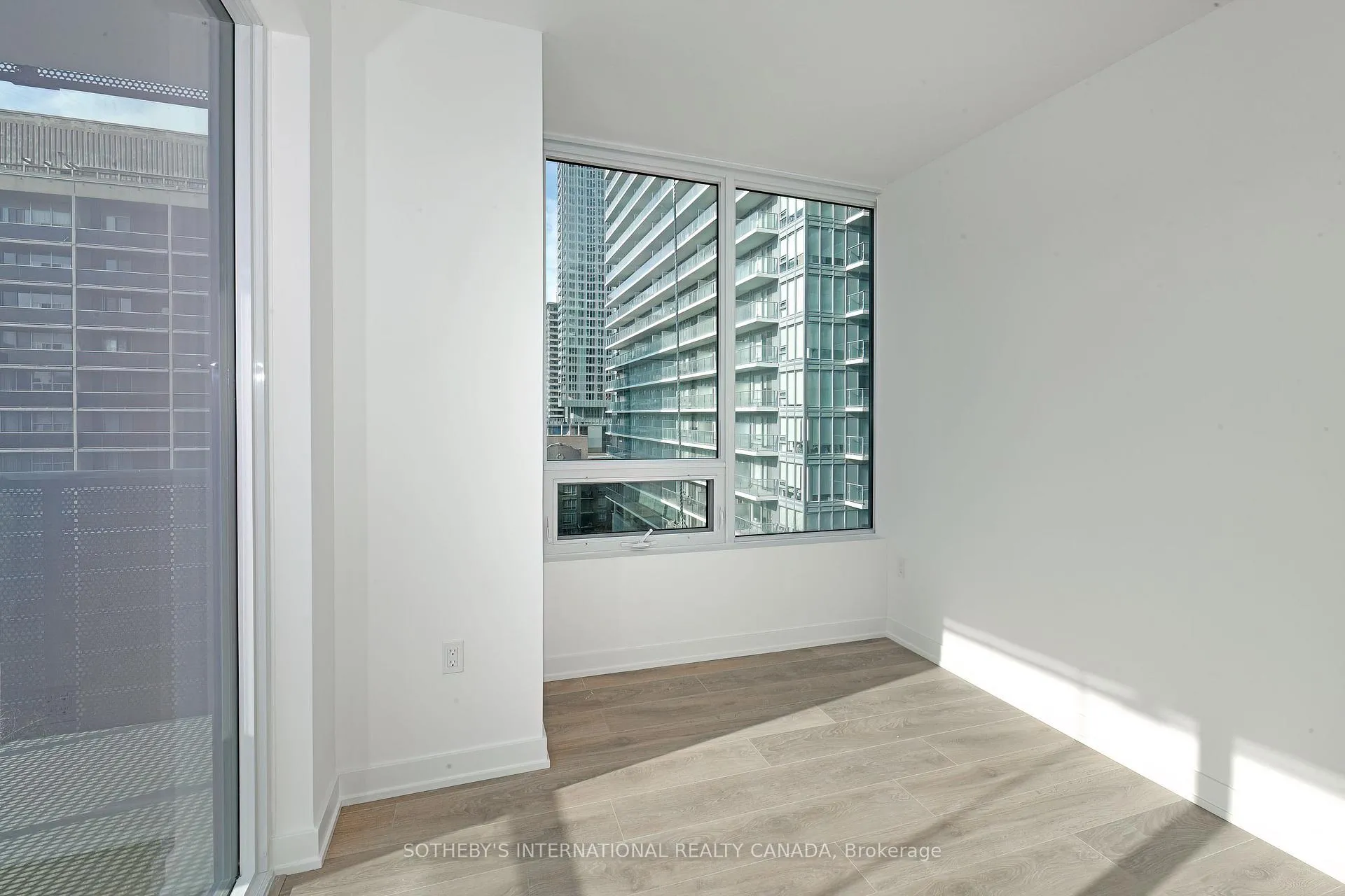 Photo 17 of Unit 1102S, 127 Broadway Avenue, Toronto, Mount Pleasant West — HOMEH