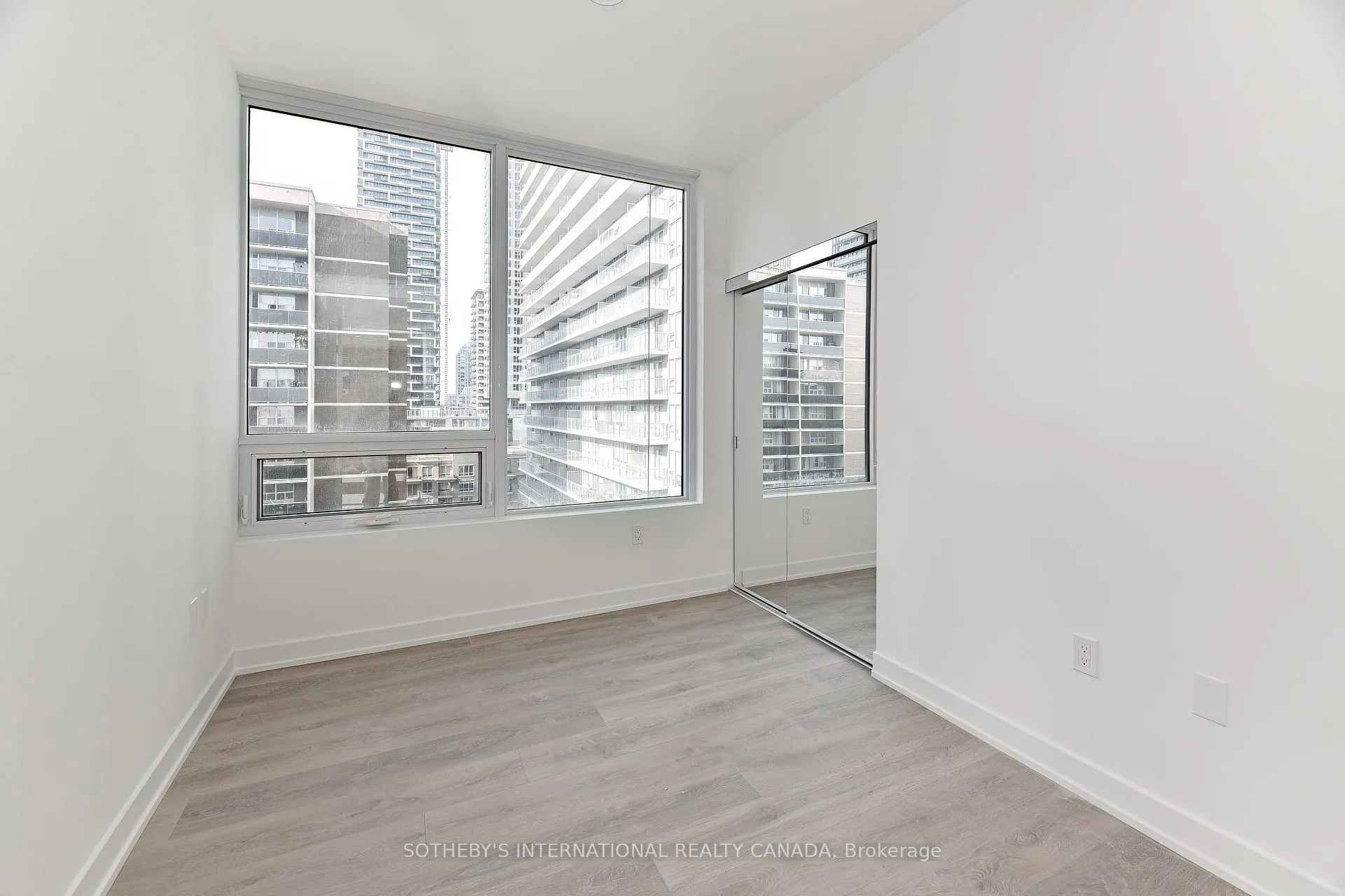 Photo 18 of Unit 1102S, 127 Broadway Avenue, Toronto, Mount Pleasant West — HOMEH