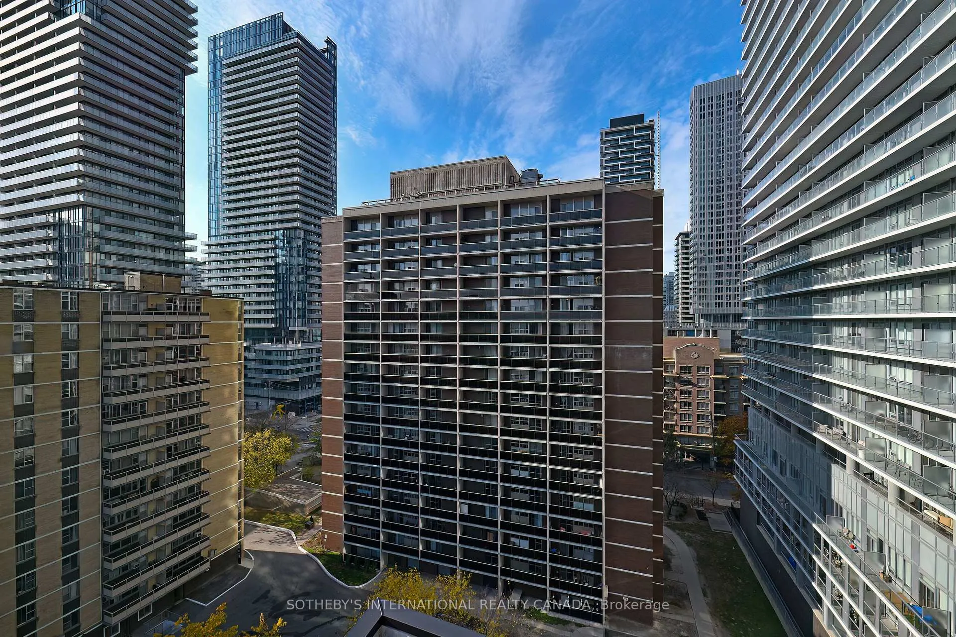 Photo 24 of Unit 1102S, 127 Broadway Avenue, Toronto, Mount Pleasant West — HOMEH