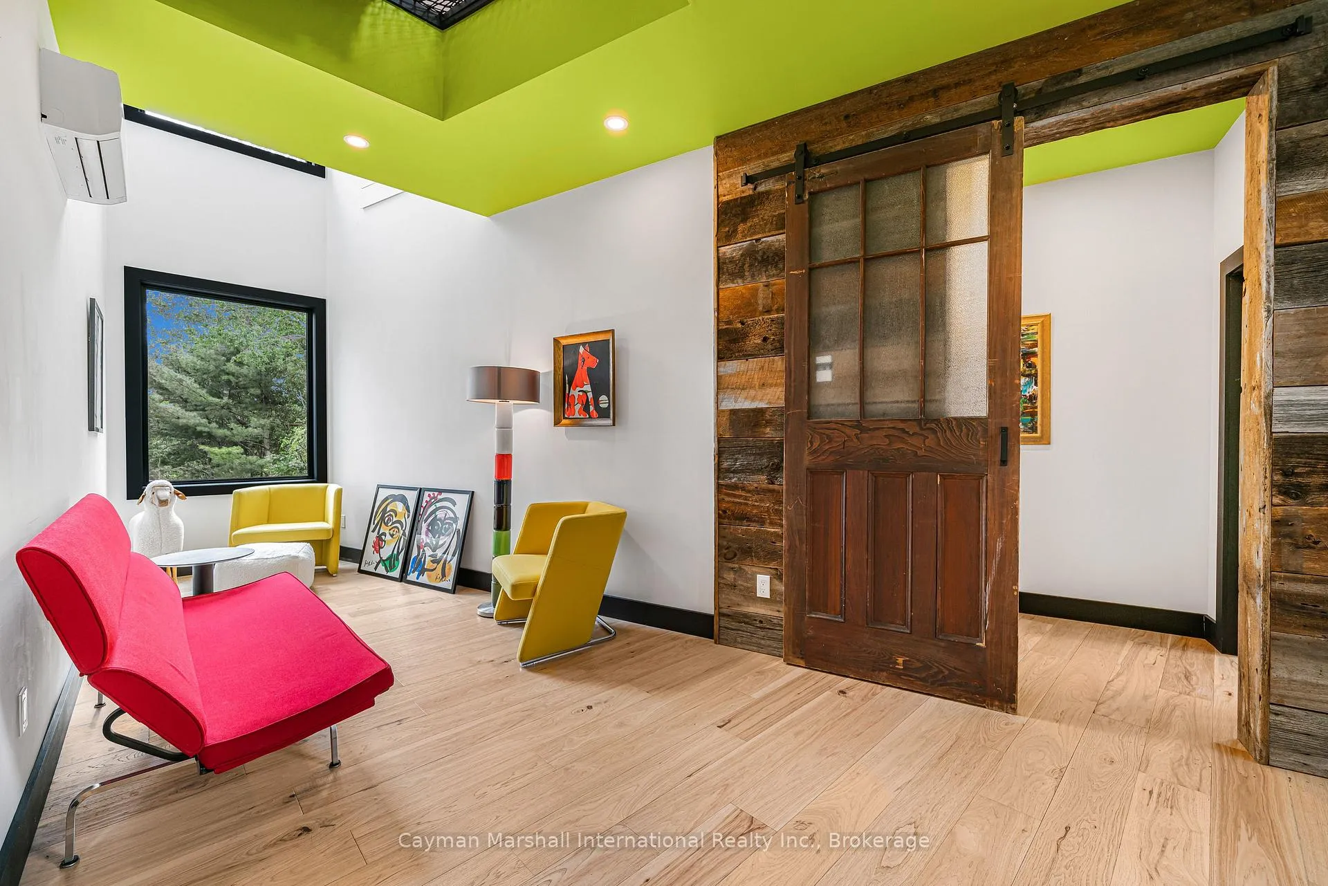 Photo 13 of 1016 Zoe Lane, Bracebridge, Macaulay — HOMEH