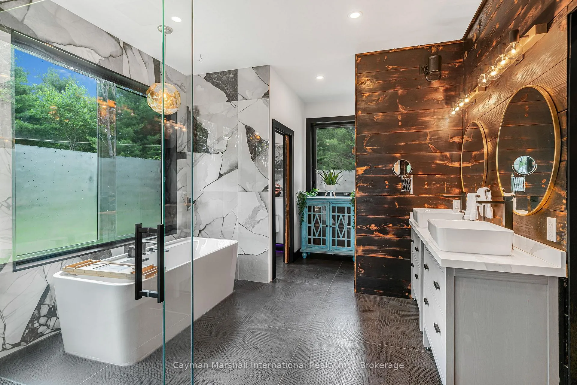 Photo 15 of 1016 Zoe Lane, Bracebridge, Macaulay — HOMEH