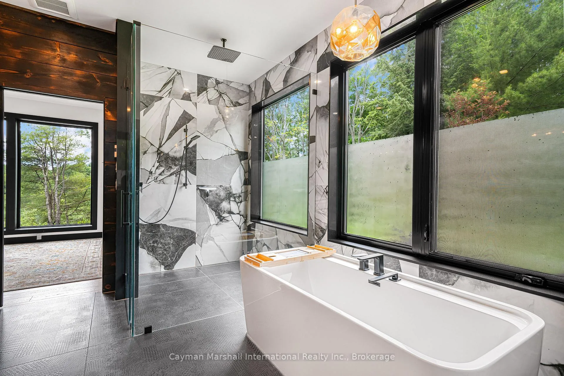 Photo 16 of 1016 Zoe Lane, Bracebridge, Macaulay — HOMEH