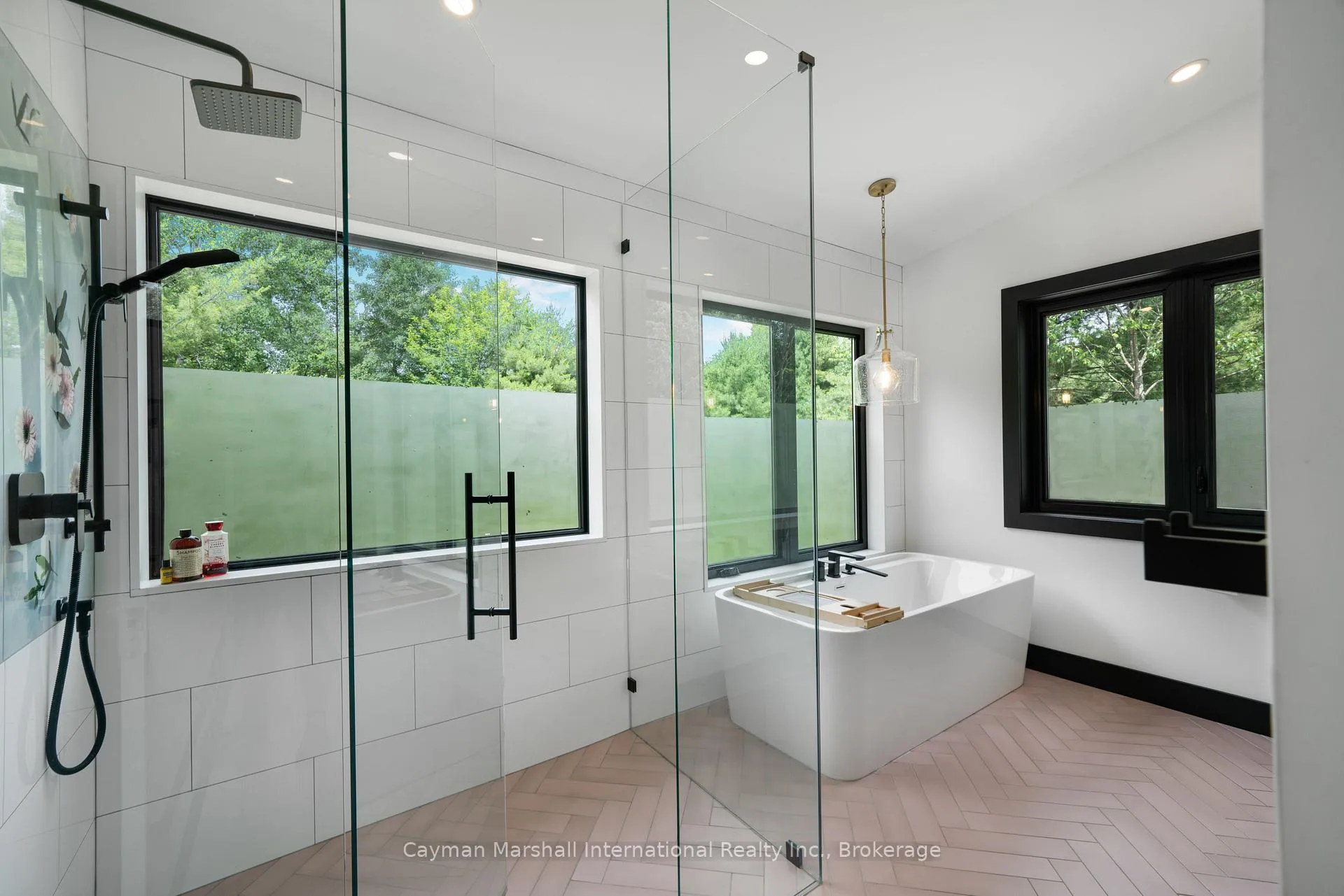 Photo 20 of 1016 Zoe Lane, Bracebridge, Macaulay — HOMEH