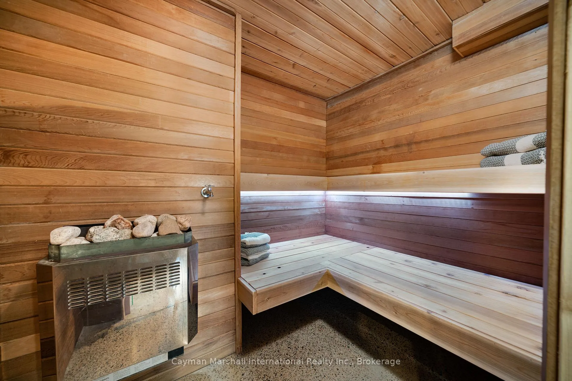 Photo 25 of 1016 Zoe Lane, Bracebridge, Macaulay — HOMEH