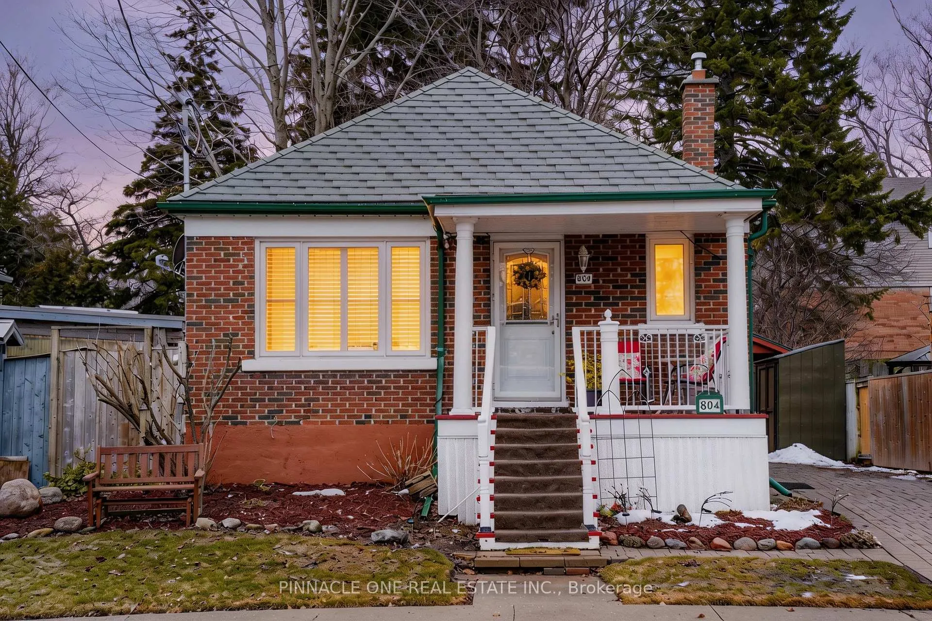 Photo 3 of 804 Byron Street S, Whitby, Downtown Whitby — HOMEH