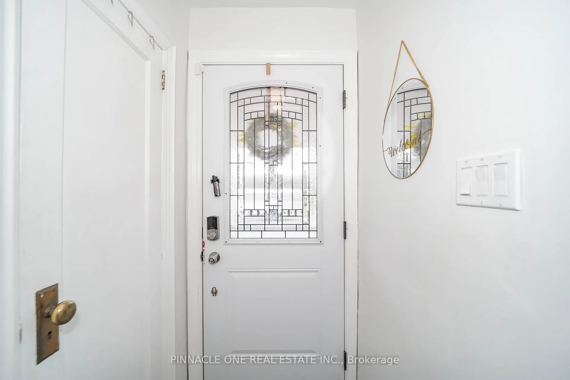Photo 8 of 804 Byron Street S, Whitby, Downtown Whitby — HOMEH