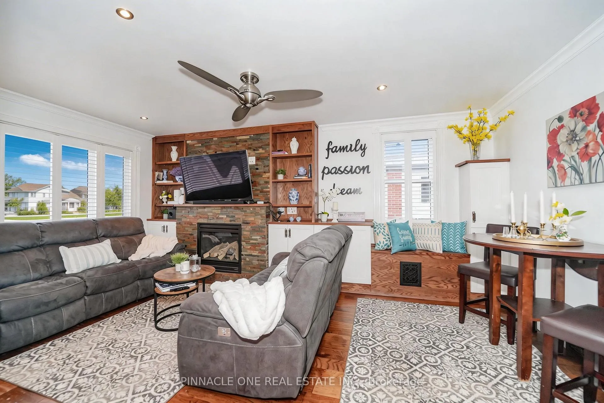 Photo 9 of 804 Byron Street S, Whitby, Downtown Whitby — HOMEH