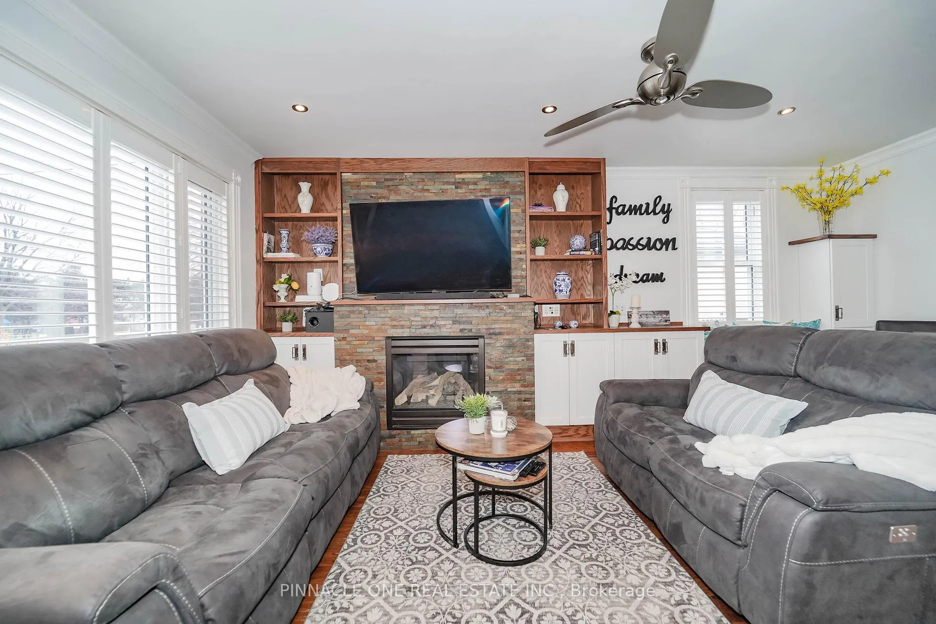 Photo 11 of 804 Byron Street S, Whitby, Downtown Whitby — HOMEH