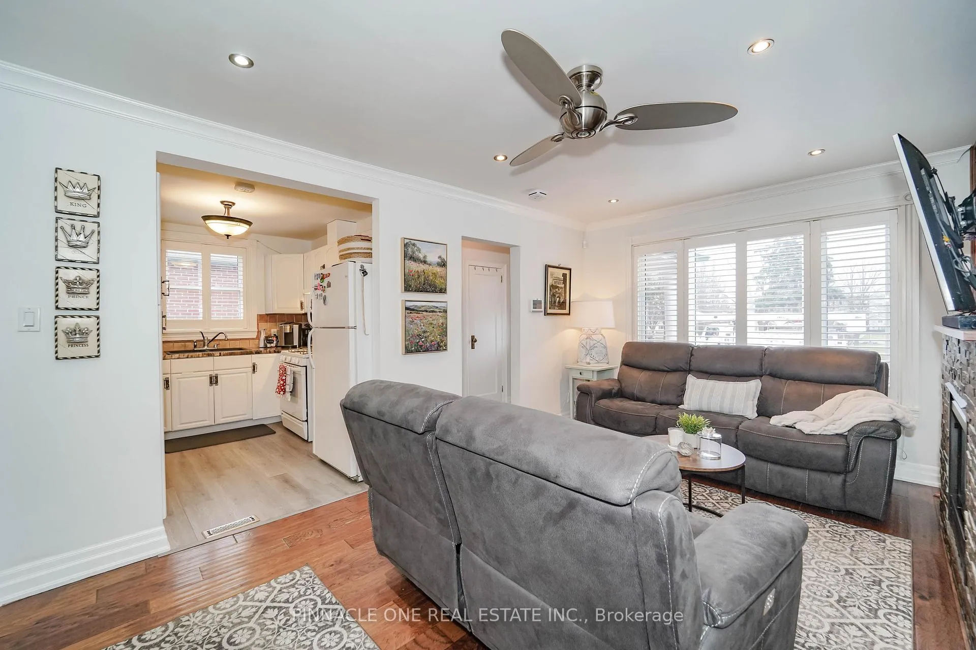 Photo 14 of 804 Byron Street S, Whitby, Downtown Whitby — HOMEH