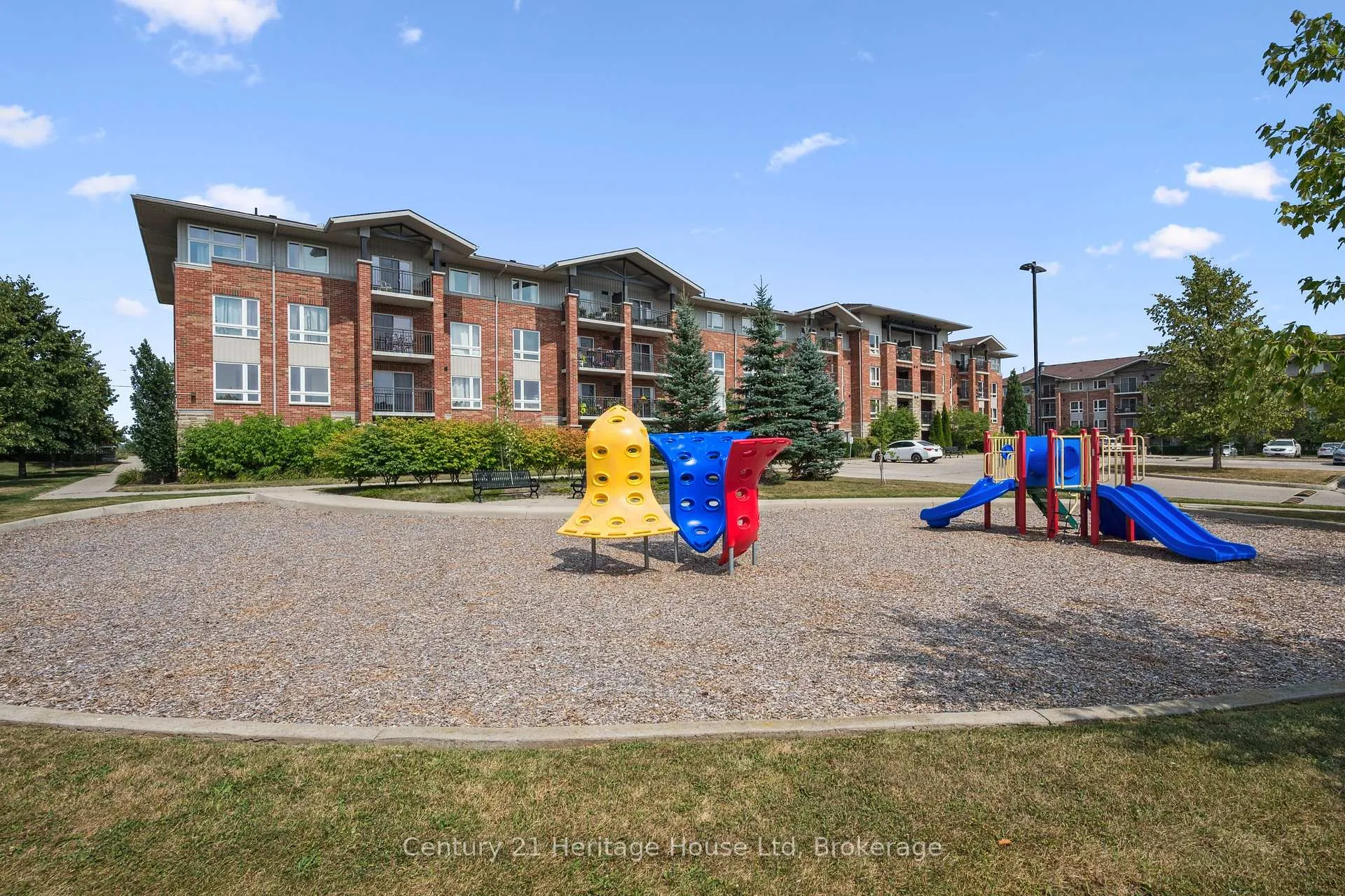 Photo 4 of Unit 206, 60 Lynnmore Street, Guelph, Pineridge/Westminster Woods — HOMEH