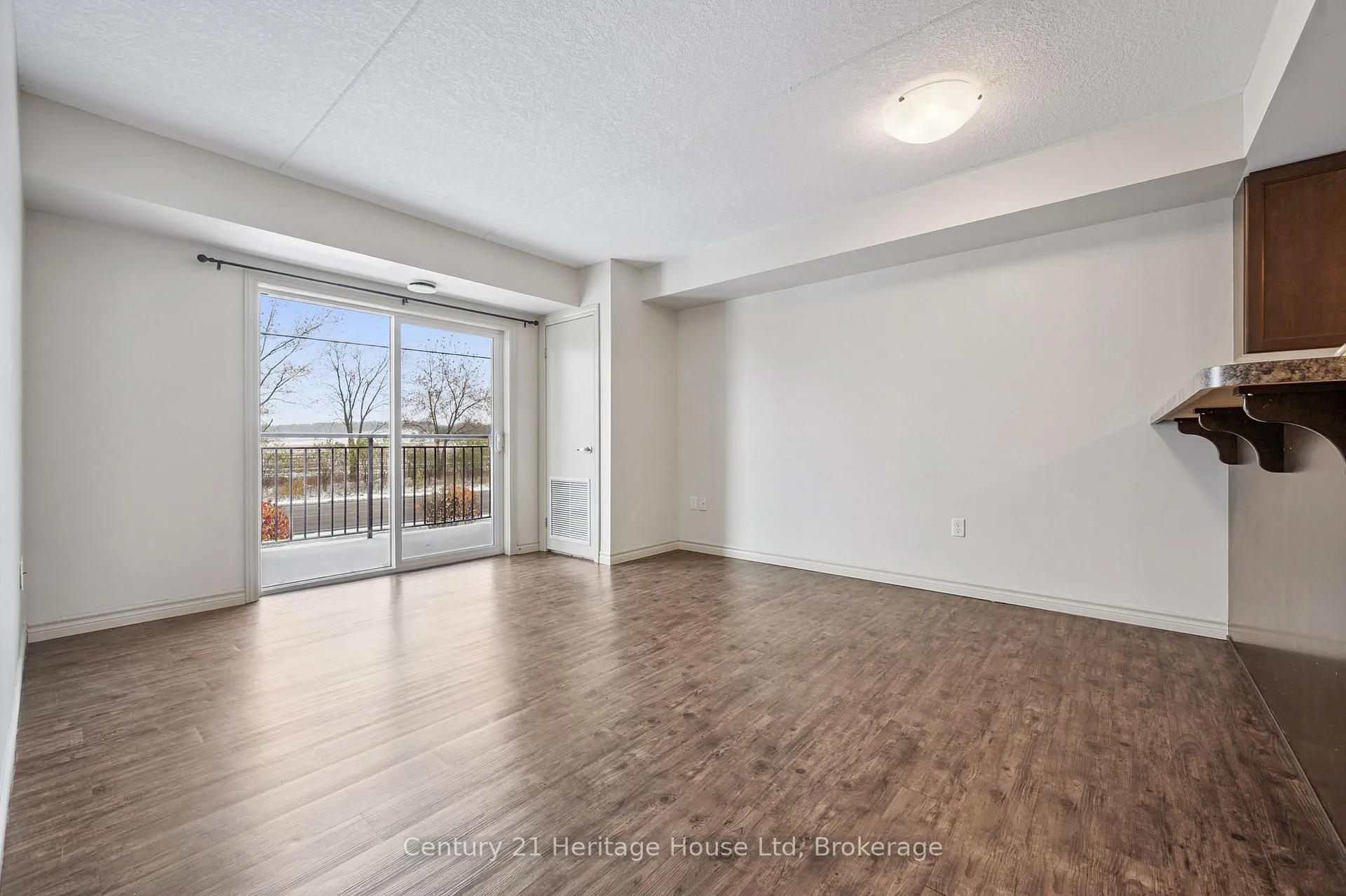 Photo 10 of Unit 206, 60 Lynnmore Street, Guelph, Pineridge/Westminster Woods — HOMEH