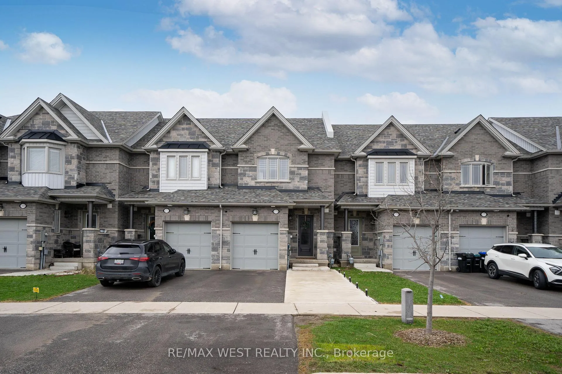 Photo 2 of 173 Walker Boulevard, New Tecumseth, Alliston — HOMEH