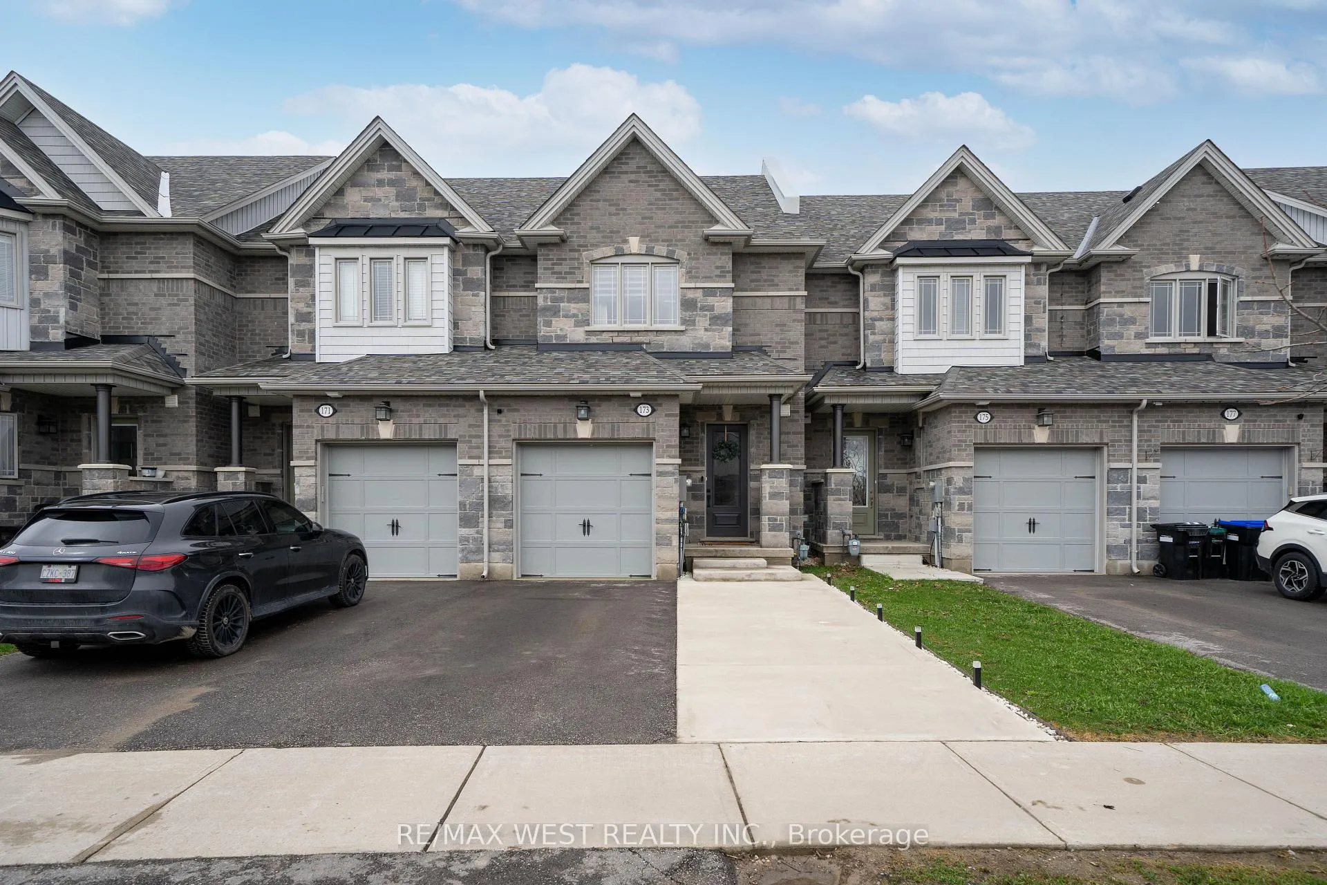 Photo 3 of 173 Walker Boulevard, New Tecumseth, Alliston — HOMEH
