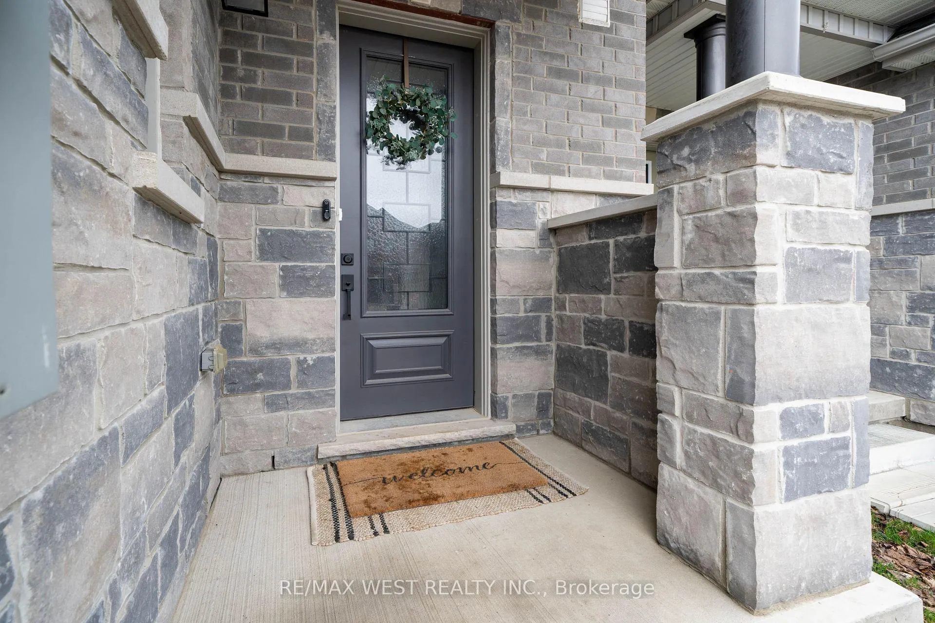 Photo 4 of 173 Walker Boulevard, New Tecumseth, Alliston — HOMEH