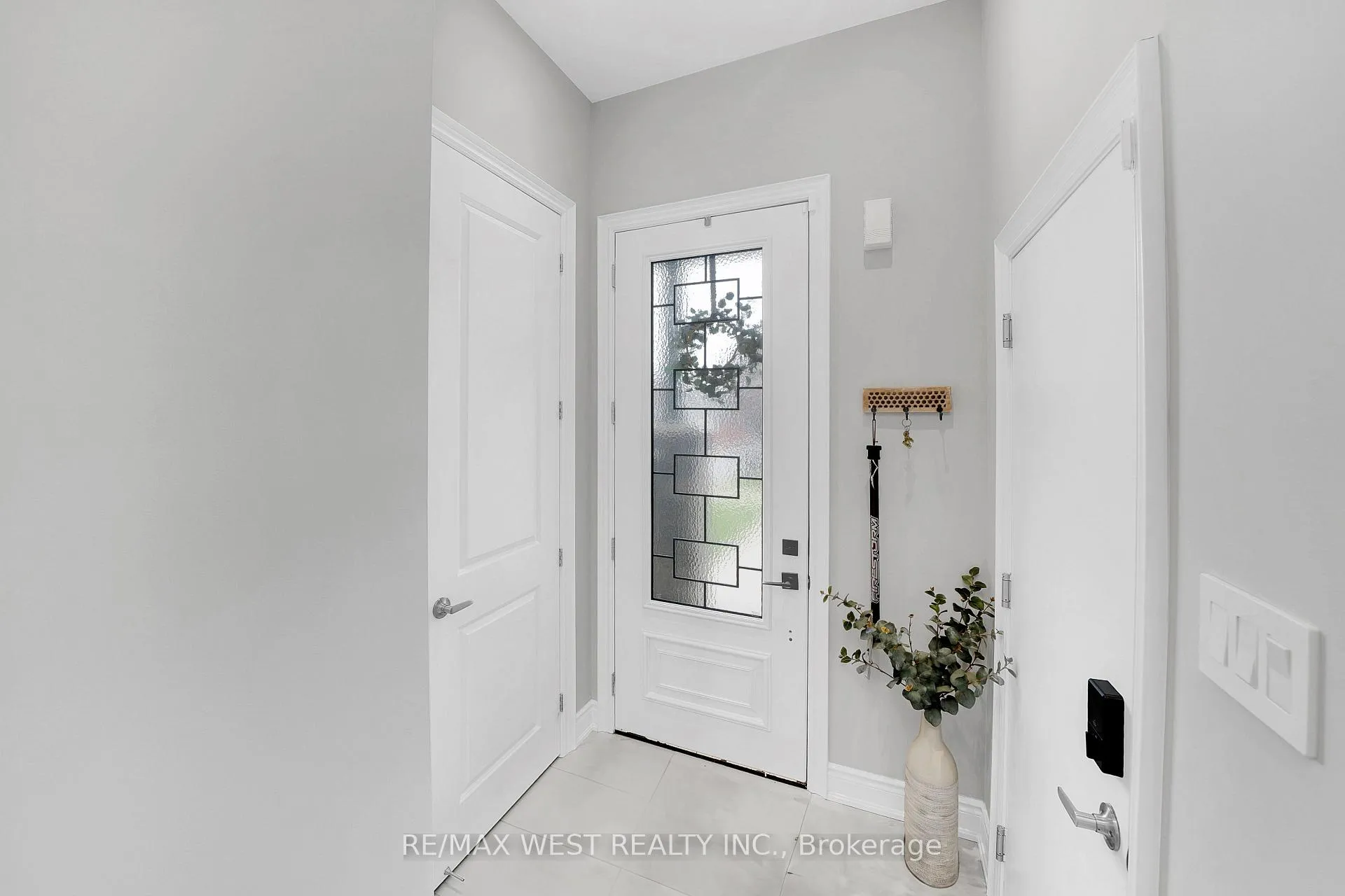 Photo 5 of 173 Walker Boulevard, New Tecumseth, Alliston — HOMEH