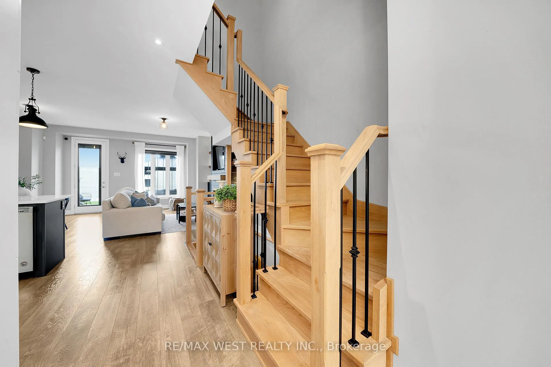 Photo 7 of 173 Walker Boulevard, New Tecumseth, Alliston — HOMEH