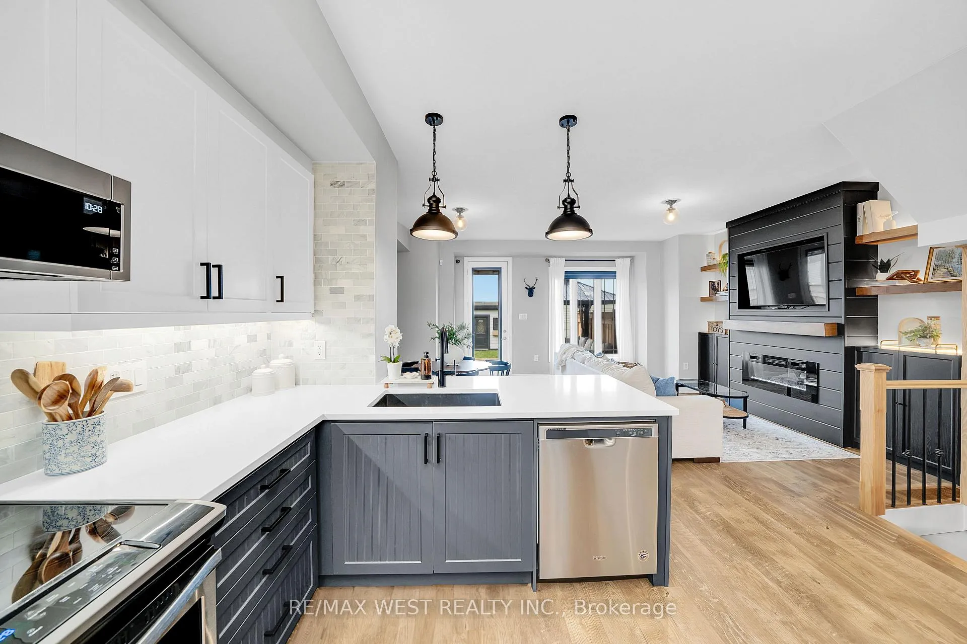 Photo 12 of 173 Walker Boulevard, New Tecumseth, Alliston — HOMEH