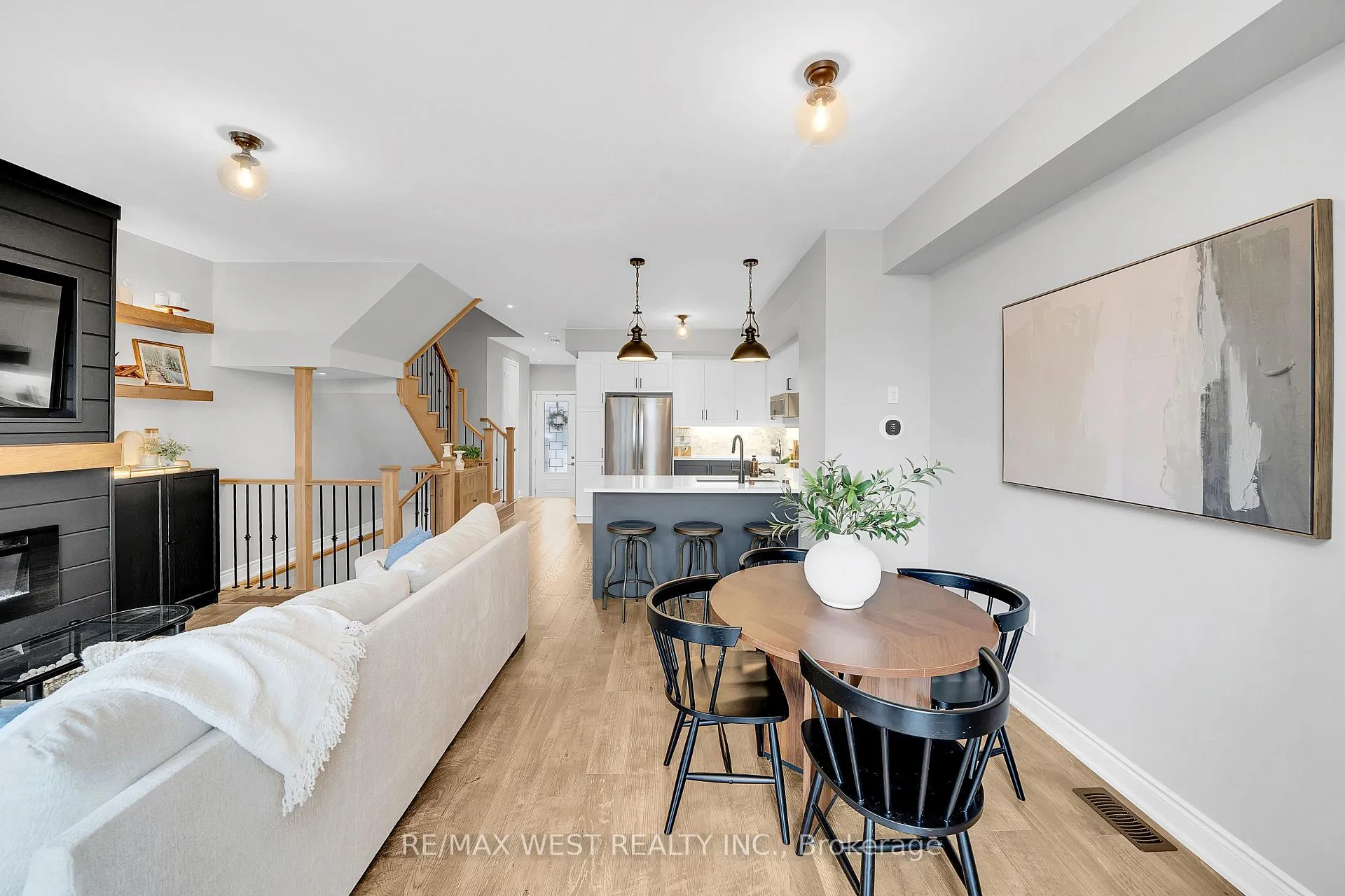 Photo 13 of 173 Walker Boulevard, New Tecumseth, Alliston — HOMEH