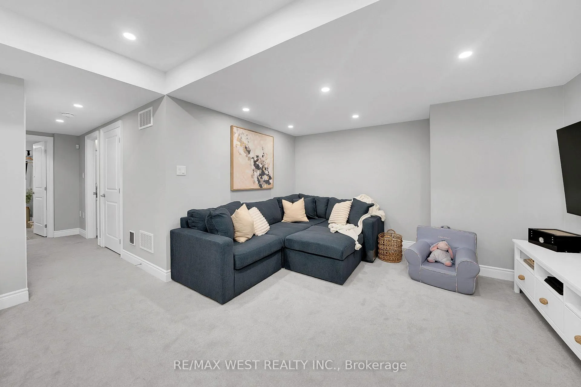 Photo 37 of 173 Walker Boulevard, New Tecumseth, Alliston — HOMEH