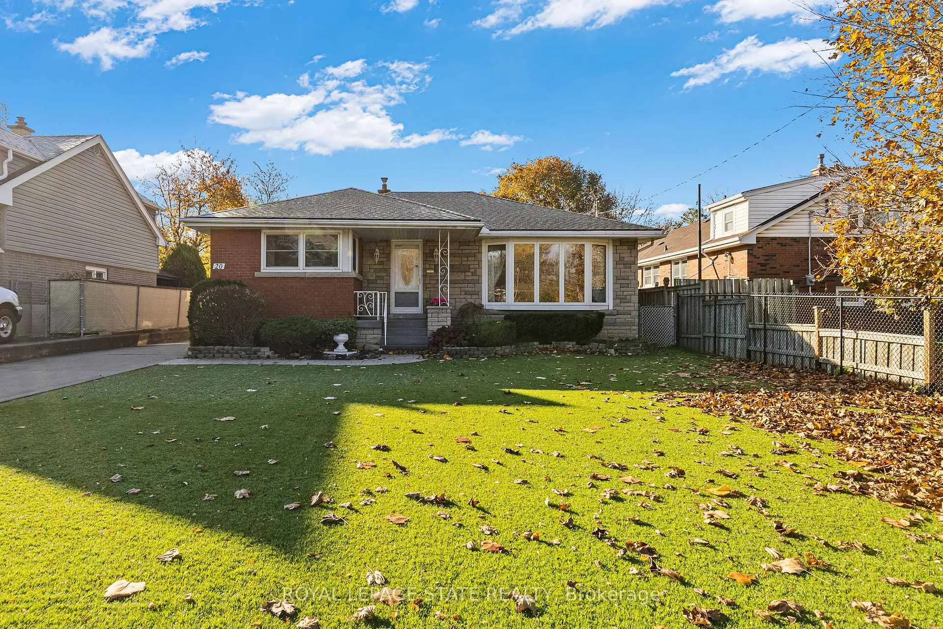 Photo 2 of 20 Burwell Avenue, Hamilton, Stoney Creek — HOMEH