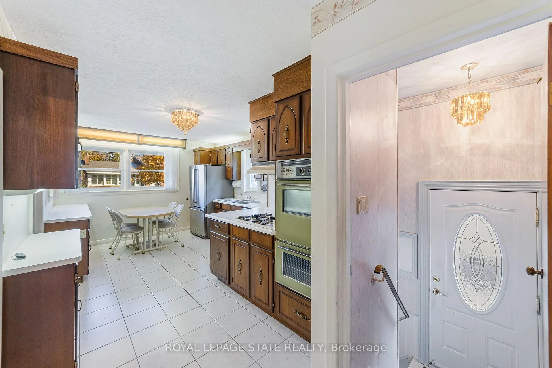 Photo 14 of 20 Burwell Avenue, Hamilton, Stoney Creek — HOMEH