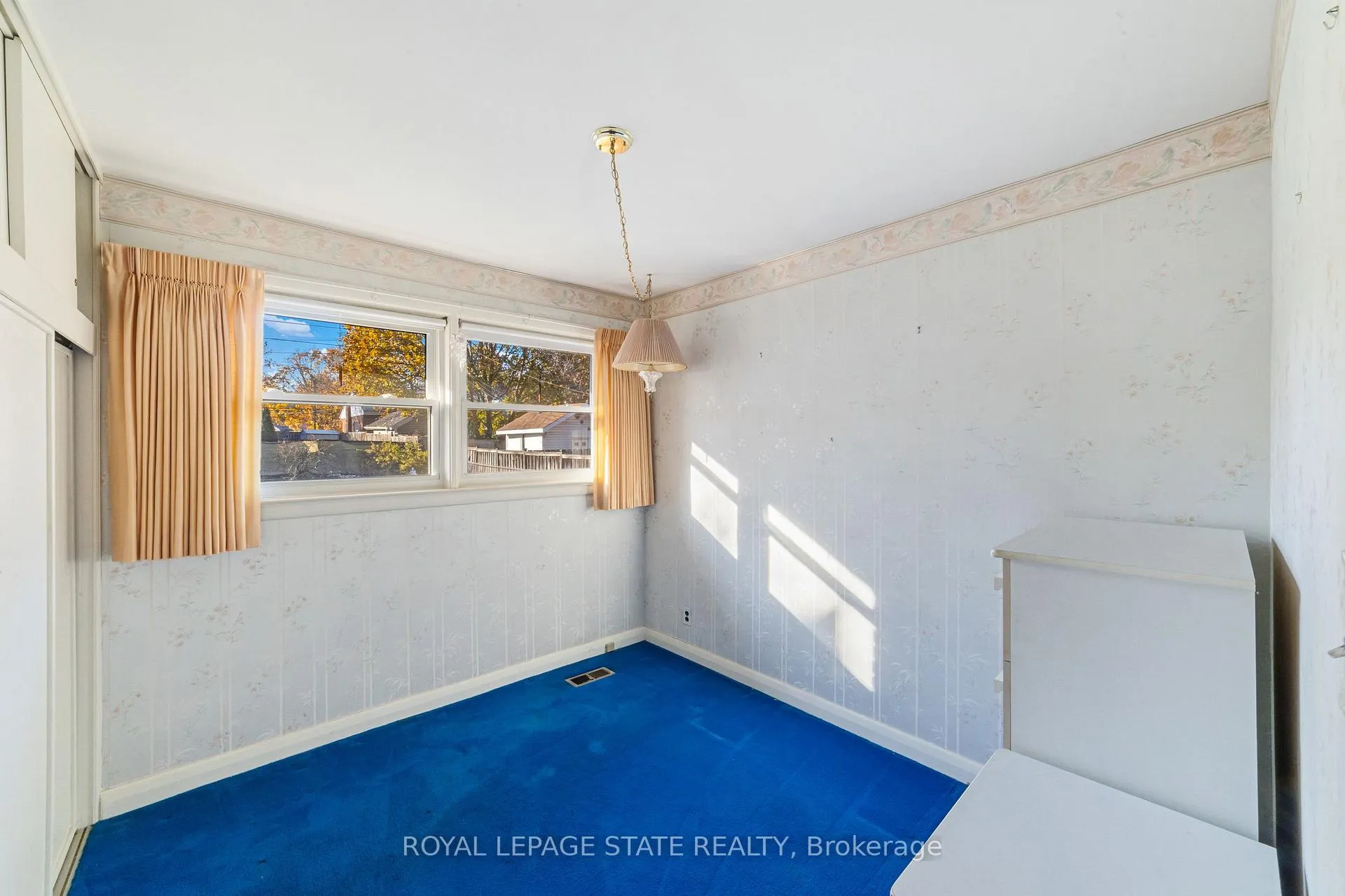 Photo 17 of 20 Burwell Avenue, Hamilton, Stoney Creek — HOMEH