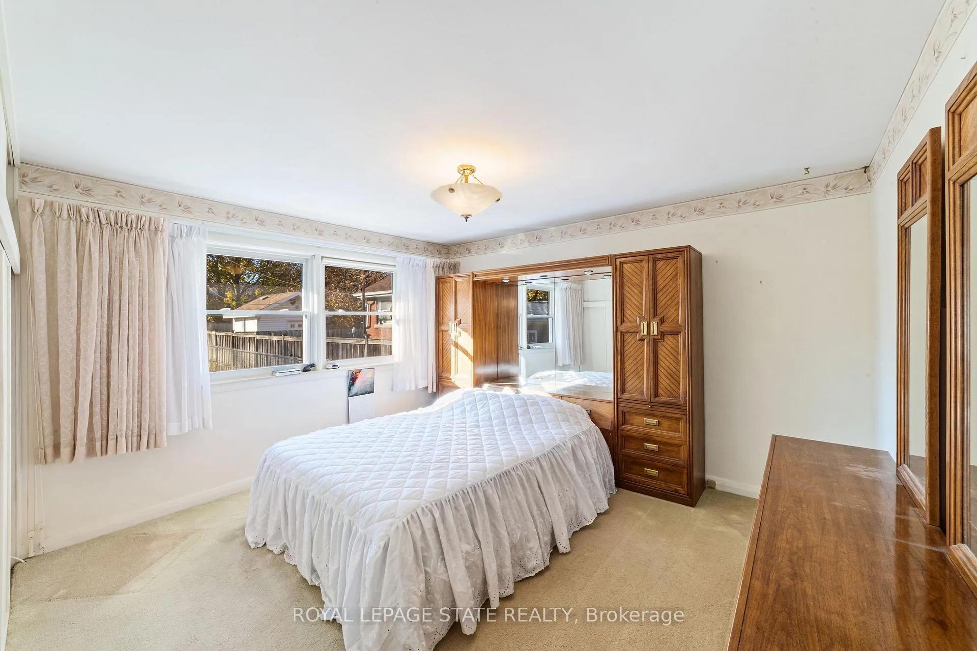 Photo 18 of 20 Burwell Avenue, Hamilton, Stoney Creek — HOMEH