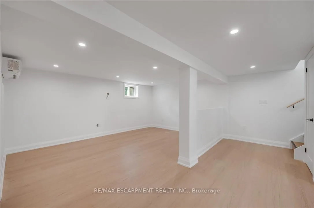 Photo 5 of 1339 Augustine Drive, Burlington, Mountainside — HOMEH