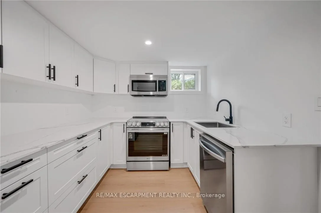 Photo 8 of 1339 Augustine Drive, Burlington, Mountainside — HOMEH
