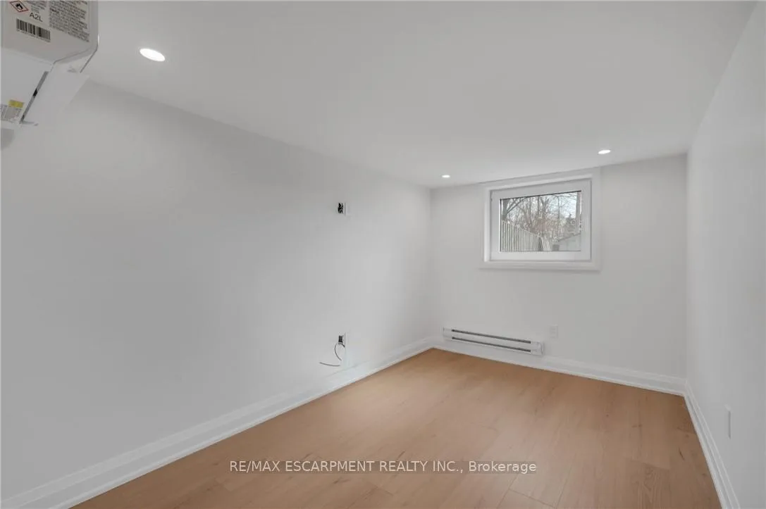 Photo 12 of 1339 Augustine Drive, Burlington, Mountainside — HOMEH