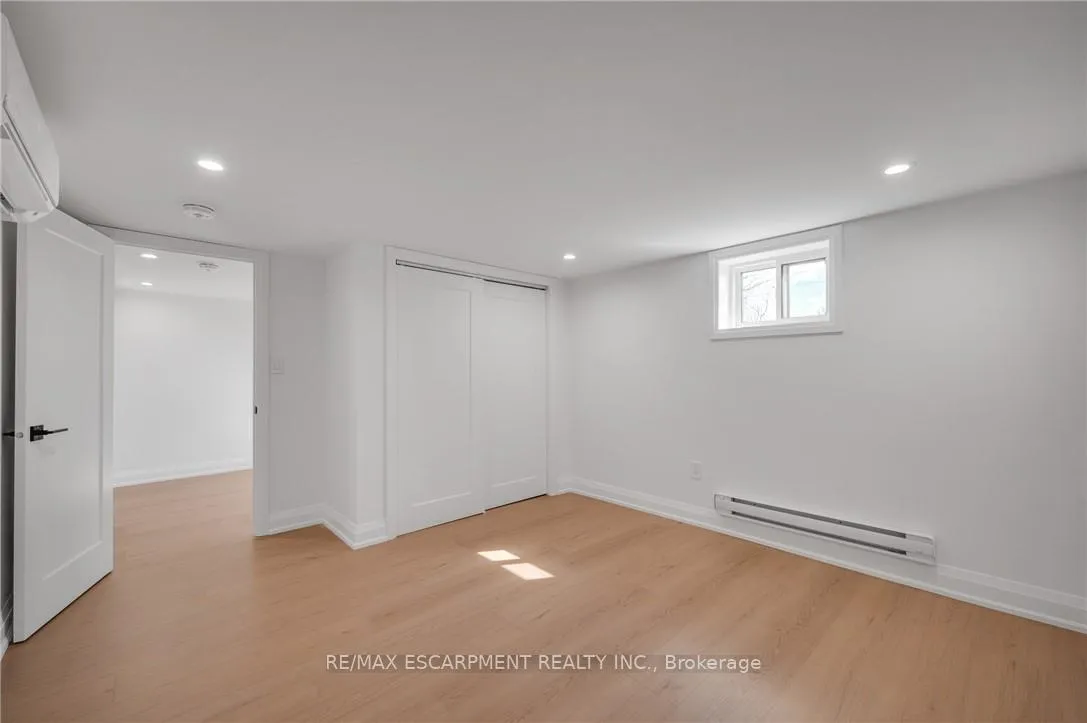 Photo 15 of 1339 Augustine Drive, Burlington, Mountainside — HOMEH