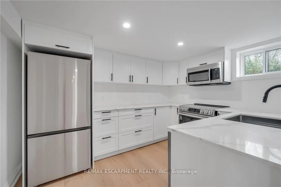 Photo 16 of 1339 Augustine Drive, Burlington, Mountainside — HOMEH