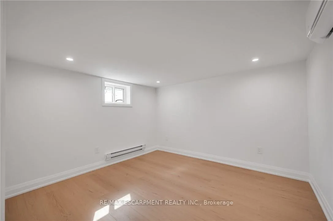 Photo 18 of 1339 Augustine Drive, Burlington, Mountainside — HOMEH