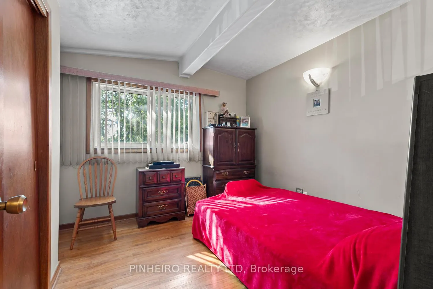 Photo 12 of 6 Oregon Road, London, South T — HOMEH