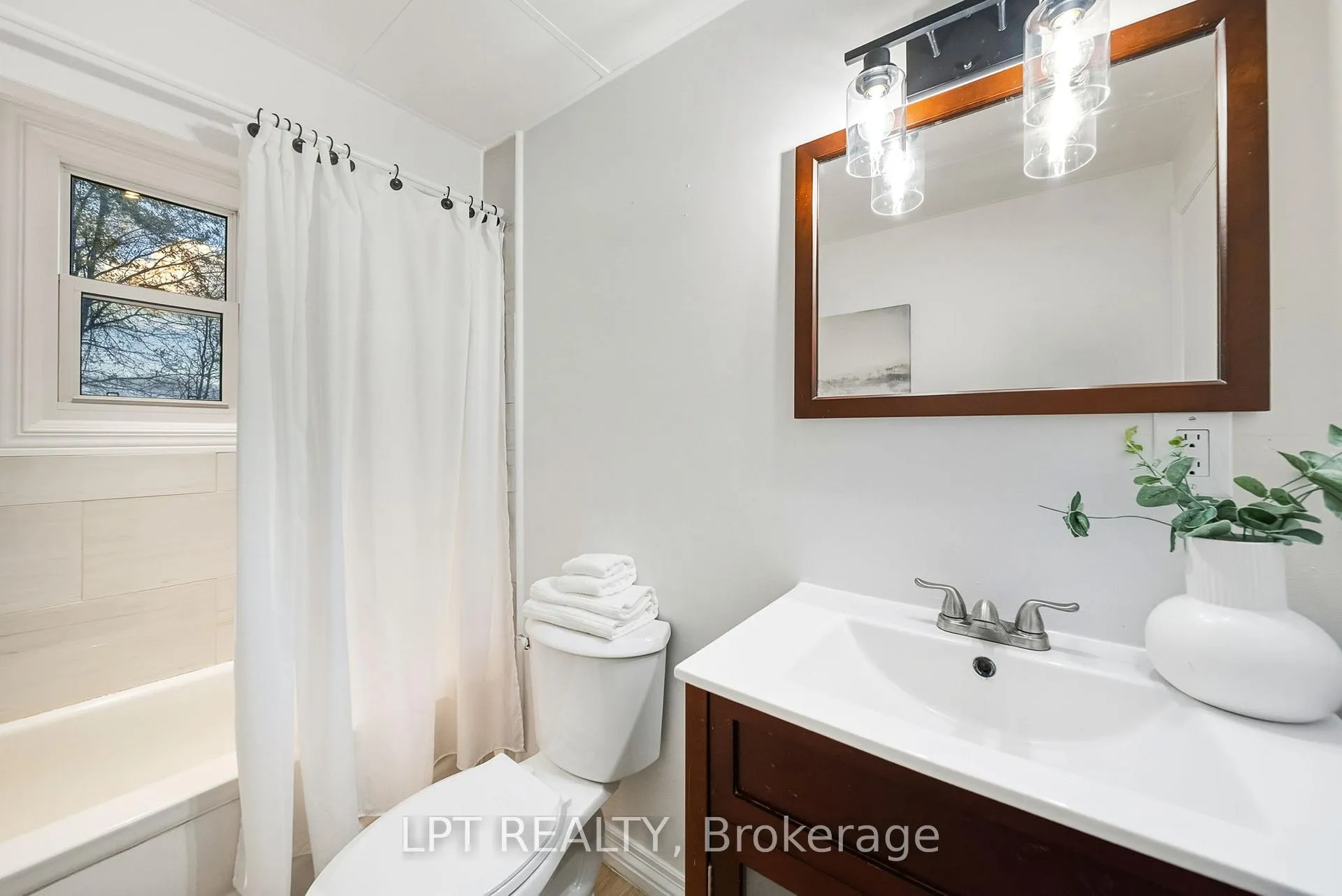 Photo 14 of 1307B Thorah Concession Rd 9, Brock, Beaverton — HOMEH