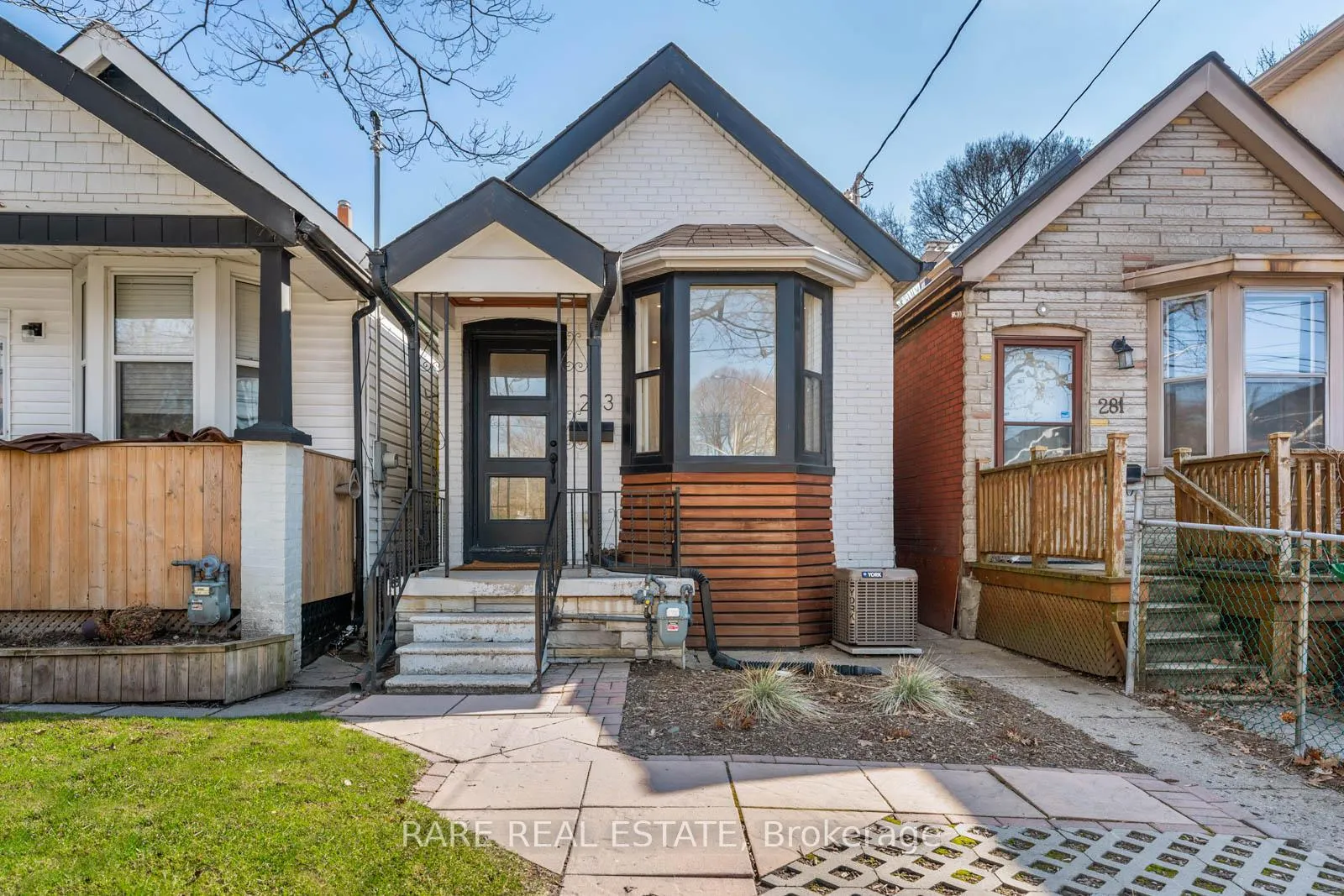Photo 1 of 283 Chisholm Avenue, Toronto, Woodbine-Lumsden — HOMEH