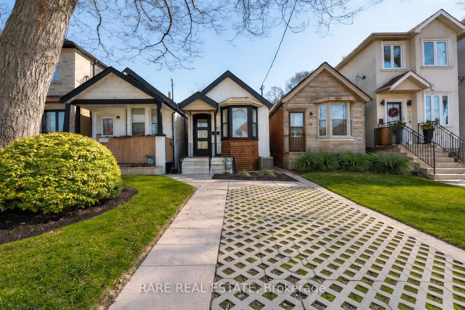 Photo 2 of 283 Chisholm Avenue, Toronto, Woodbine-Lumsden — HOMEH