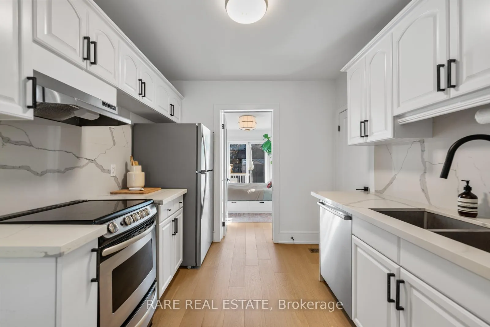 Photo 9 of 283 Chisholm Avenue, Toronto, Woodbine-Lumsden — HOMEH