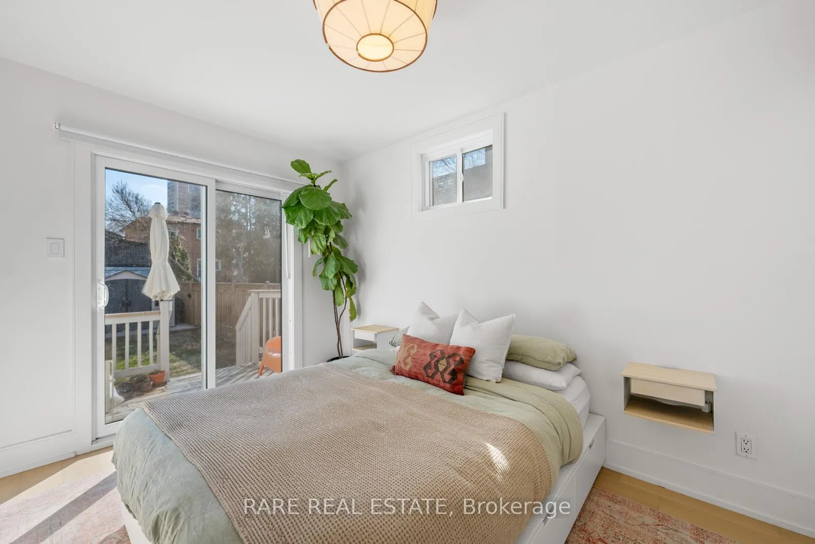 Photo 13 of 283 Chisholm Avenue, Toronto, Woodbine-Lumsden — HOMEH