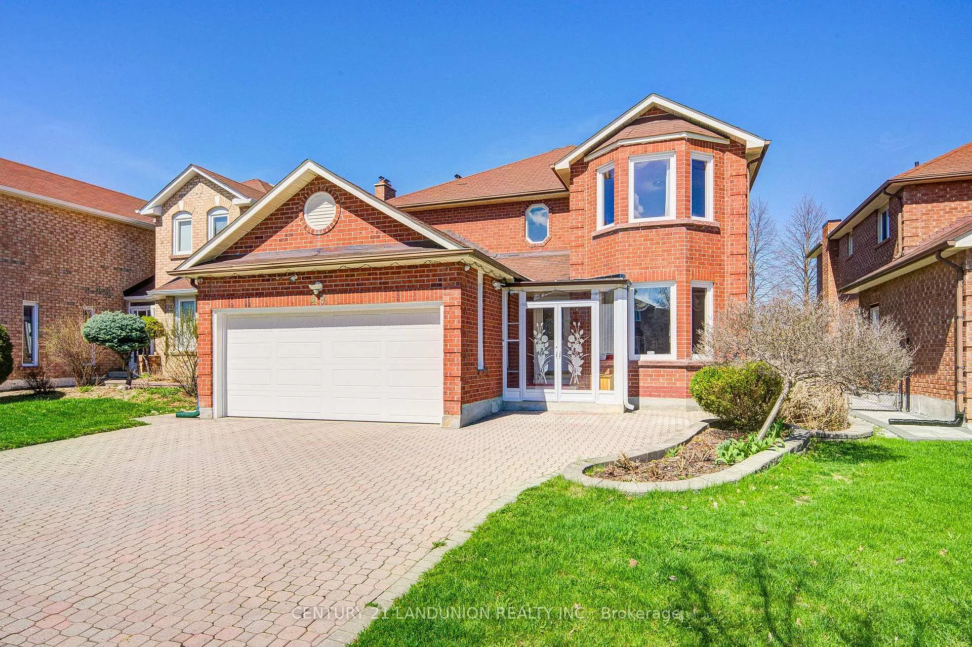 Photo 2 of 49 John Stiver Crescent, Markham, Buttonville — HOMEH