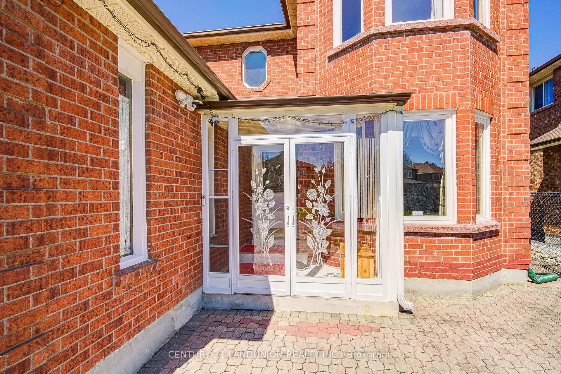 Photo 3 of 49 John Stiver Crescent, Markham, Buttonville — HOMEH