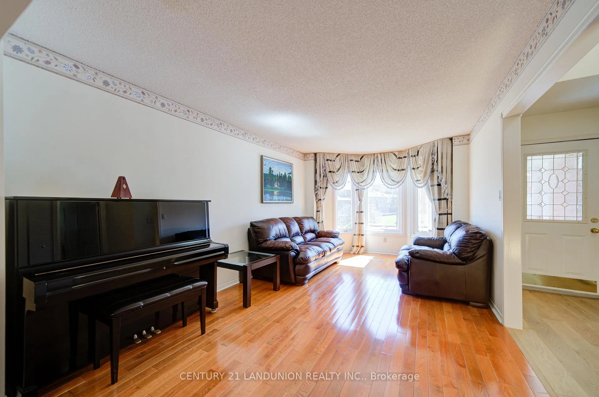 Photo 7 of 49 John Stiver Crescent, Markham, Buttonville — HOMEH
